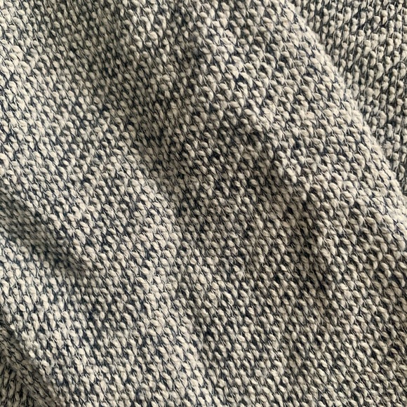 NAVY AND WHITE SWEATER - Picture 3 of 4